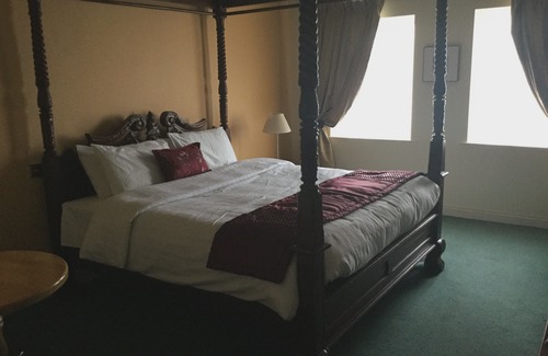 Tarbert Hotel | The Lanterns Hotel