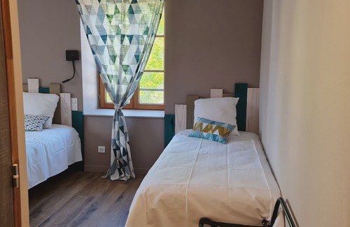 La Valla-sur-Rochefort Hotel | L'auberge De La Source
