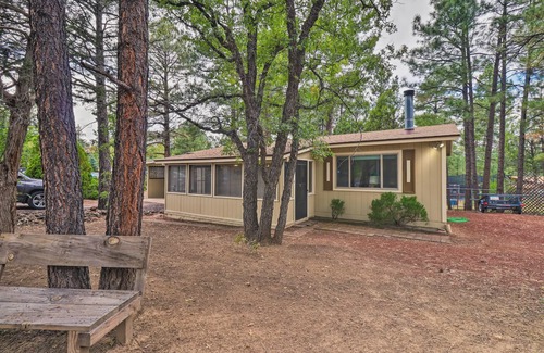 Torreon House | Show Low Cabin with Fire Pit Near Hiking!