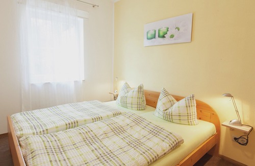 Weißig Apartment | Modern Apartment in Weissig Saxony With Garden