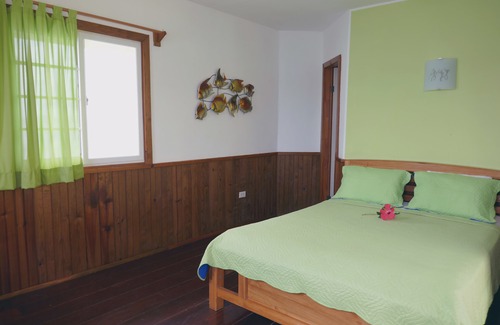 Carenero Island Hotel | Faro del Colibri