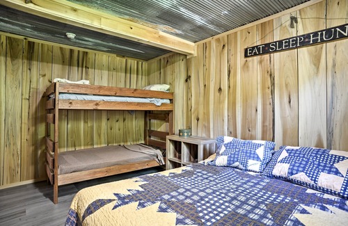 New Concord House | Kentucky Cabin with 2 Fishing Ponds and Trail Access