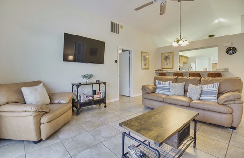 Buena Ventura Lakes House | Sunny Kissimmee Home with Pool about 12 Mi to Disney!