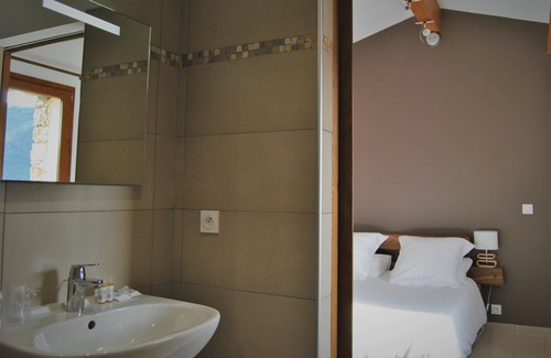 Guitera-les-Baines Bed & Breakfast | Maison d'Hôtes Zella