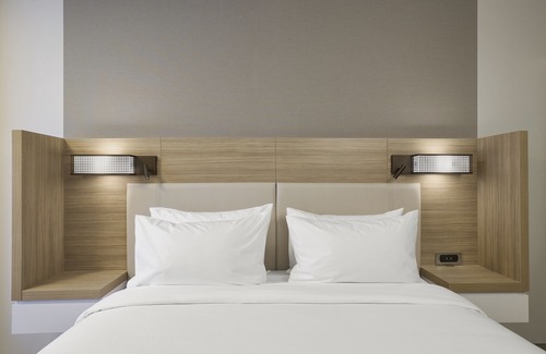 Mount Laurel Hotel | SpringHill Suites by Marriott Mount Laurel