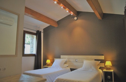 Guitera-les-Baines Bed & Breakfast | Maison d'Hôtes Zella