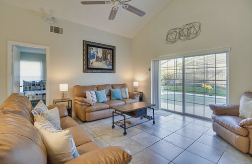 Buena Ventura Lakes House | Sunny Kissimmee Home with Pool about 12 Mi to Disney!