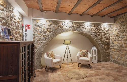 Capmany Hotel | Hostal Can Xicu