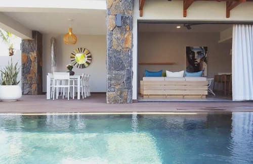 Mont Choisy Apartment | Choisy Les Bains with LOV