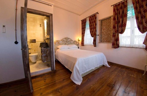 Ayvalik City Center Hotel | CavlıHane 1885