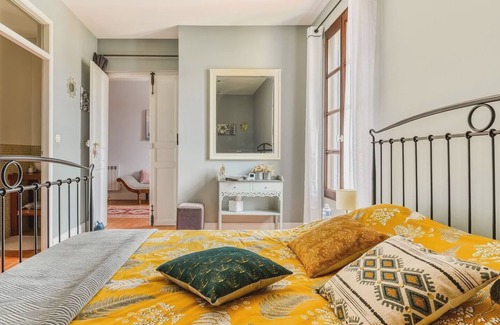 Neffies Bed & Breakfast | Maison Dix Chambres d'hôtes et Espace SPA Bien être