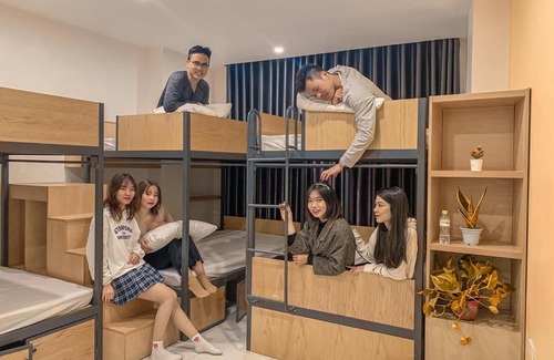 Cat Hai Hotel | Rustic house