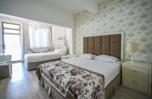 Golturkbuku Hotel | Dalgıç Otel Türkbükü