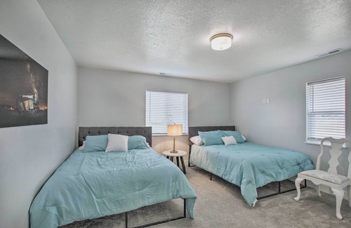 Bloomington House | Cozy and Chic Abode about 11 Mi to Bloomington Lake