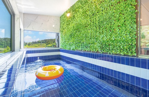 Sanha-ri House | Taean Yoyo Kids Poolvilla