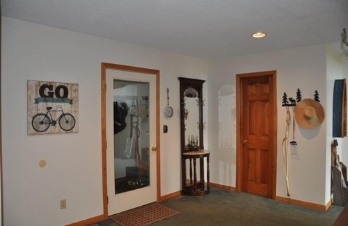 Timberline House | Lost Branch on the Lake