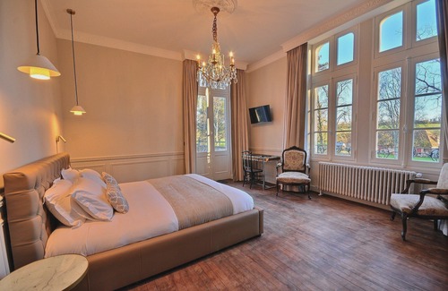 Putot-en-Auge Hotel | Château de la Bribourdière