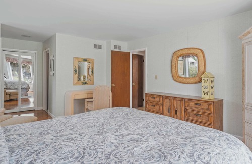Seabreeze Condo | Bayfront to Beach Beauty Access to bay