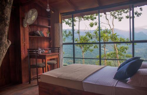 Ginigathena Hotel | Tree Houses by Jungle River