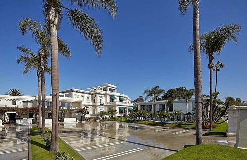 Coronado House | Ultimate Getaway! 3 Units Just Minutes Away from Petco Park! Pool, Beach Access!