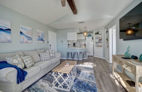 Corpus Christi Condo | Ocean Views - Lake Front Condo walking distance to the Beach!