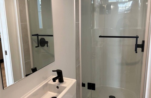 Coquitlam House | Quiet and convenient Suite with 2 Beds