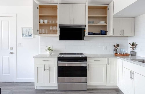 Regional District of Nanaimo Apartment | Sea Breeze: Relaxation with a View with A/C