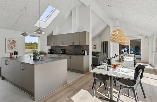 Bratten Strand House | Cozy home in Jerup with sauna