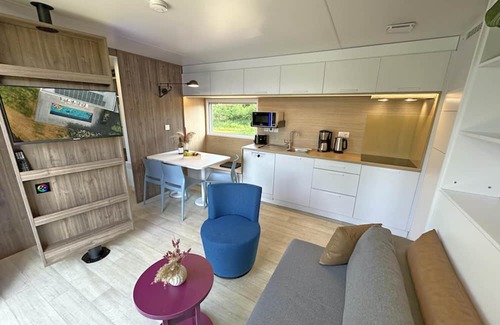 Neunburg vorm Wald House | Tiny Chalet by the Lake with Sauna & Hot Tub