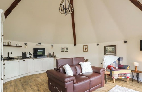 Cribyn Cottage | YR AWEN - INSPIRATION, romantic, luxury holiday cottage in Lampeter