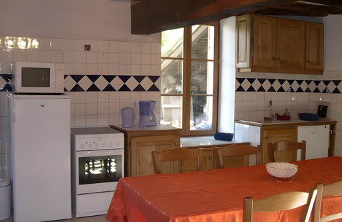 Fresnes House | Holiday Home 'Gîte Des Aulneaux' with Private Terrace, Private Garden and Wi-Fi