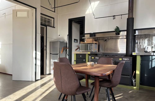 Oatlands Cottage | The Podium - Modern Cottage - Central Oatlands Accommodation, Tasmania