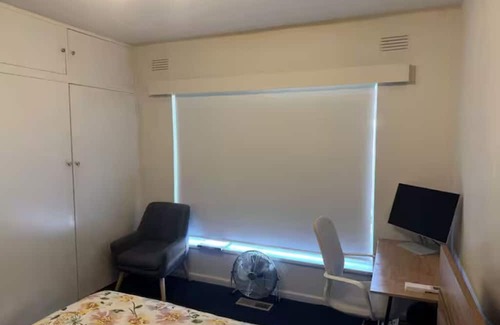 Ivanhoe Apartment | Spacious Room in Ivanhoe, Melbourne