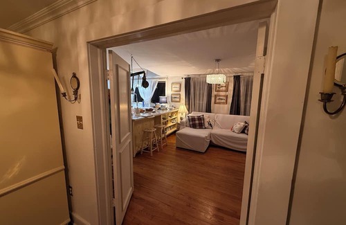 Port Jefferson Apartment | Historic Beautifully Preserved 1800’s Retreat - Large 1bd Apt in PJ Village