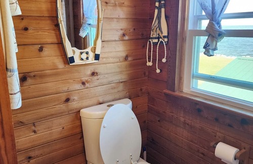 Columbia Cabin | Welcoming Hooks Hideaway-The Cabin on the Albemarle Sound