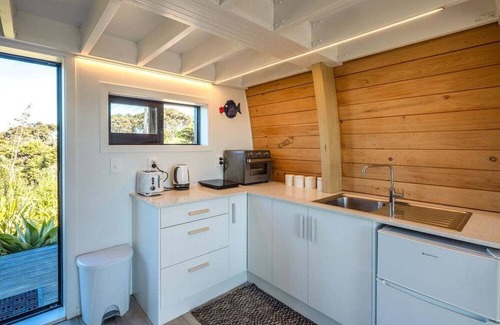 Ostend Resort | Perch on the Ridge by Waiheke Pure