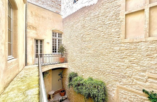 Nimes City Centre Apartment | Hôtel Boudon 4, Luxury 1BR in Écusson
