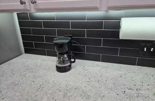 Lake City House | Modern, comfortable 2 BR, 1 bath, full kitchen.