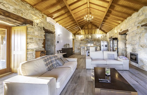 Celorico de Basto House | Casa de Basto – House in Gémeos