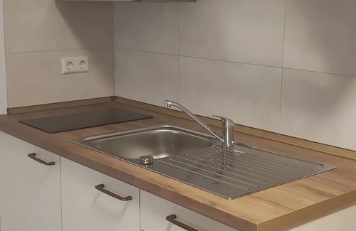 Weissenstein Apartment | Apartment in A Hotel 'Einhorn' with Mountain View, Shared Terrace and Wi-Fi