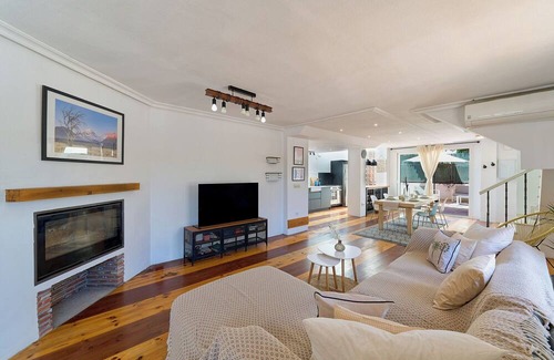 Torremolinos Ski Chalet | Casa Calma - Your Mediterranean Home Office (pet allowed)