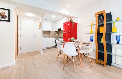 Cerezo de Arriba Apartment | Comfortable and bright apartment - 9 min from the station