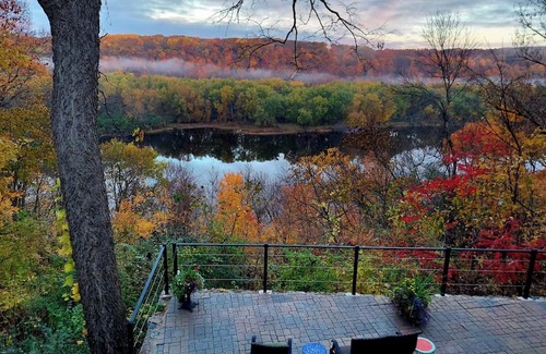 Osceola House | Marvelous 7-bedroom house overlooking the St. Croix River in Osceola