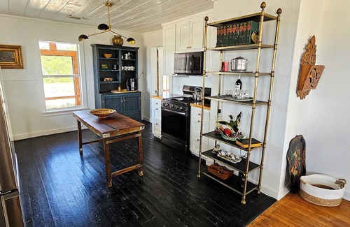 Brady House | Brady Lake Retreat with Private Boat Ramp & Steam Shower