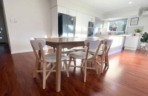 Coomera House | Space & Fun! One House with 2 Duplexes for rent!
