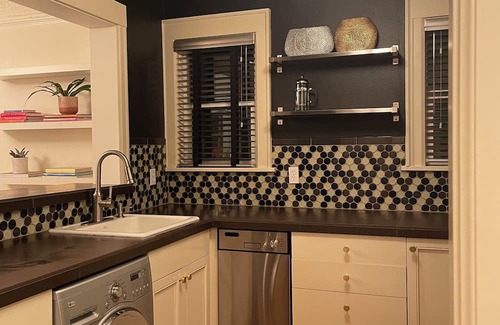 Nob Hill Condo | Urban Charm - NW Pearl/Nob Hill