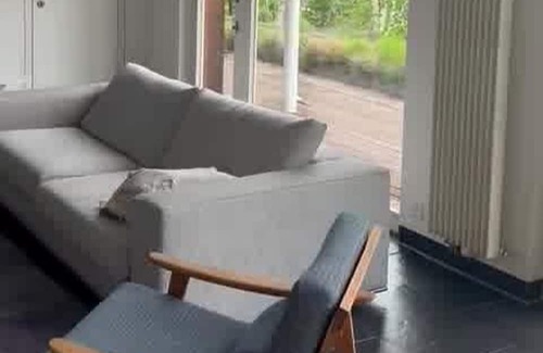 Lutry Apartment | Peaceful Lakeview Apartment in Lutry