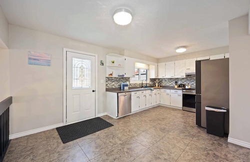 Sarnia House | Severin Poolside Retreat