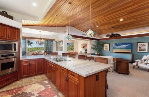 Kamuela House | New Owners! 3-Bedroom Home with Sunset Views! Beach Club/Pool/Fitness Center