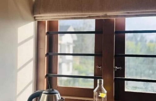 Ooty Apartment | Deluxe King Room Gypsie Cottage unit 2